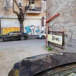 Hostel 4 Karma369 *